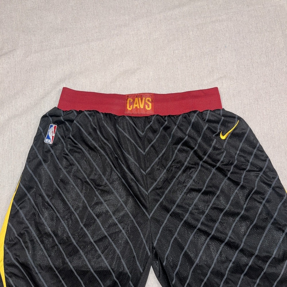 Men's NBA Nike Connect Cleveland Cavaliers Pinstripe Basketball Shorts Sz 54 - Picture 2 of 8